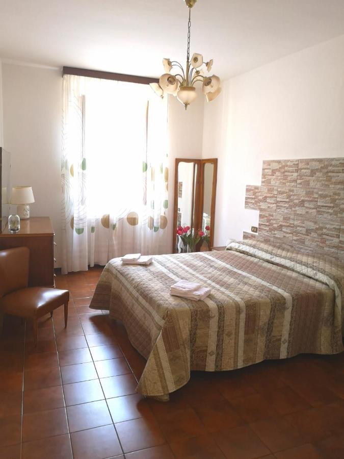 Casa Caterina 2 Storey House, With A Mountain View Toscolano Maderno Extérieur photo
