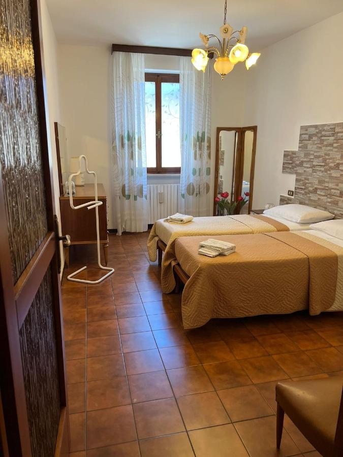 Casa Caterina 2 Storey House, With A Mountain View Toscolano Maderno Extérieur photo