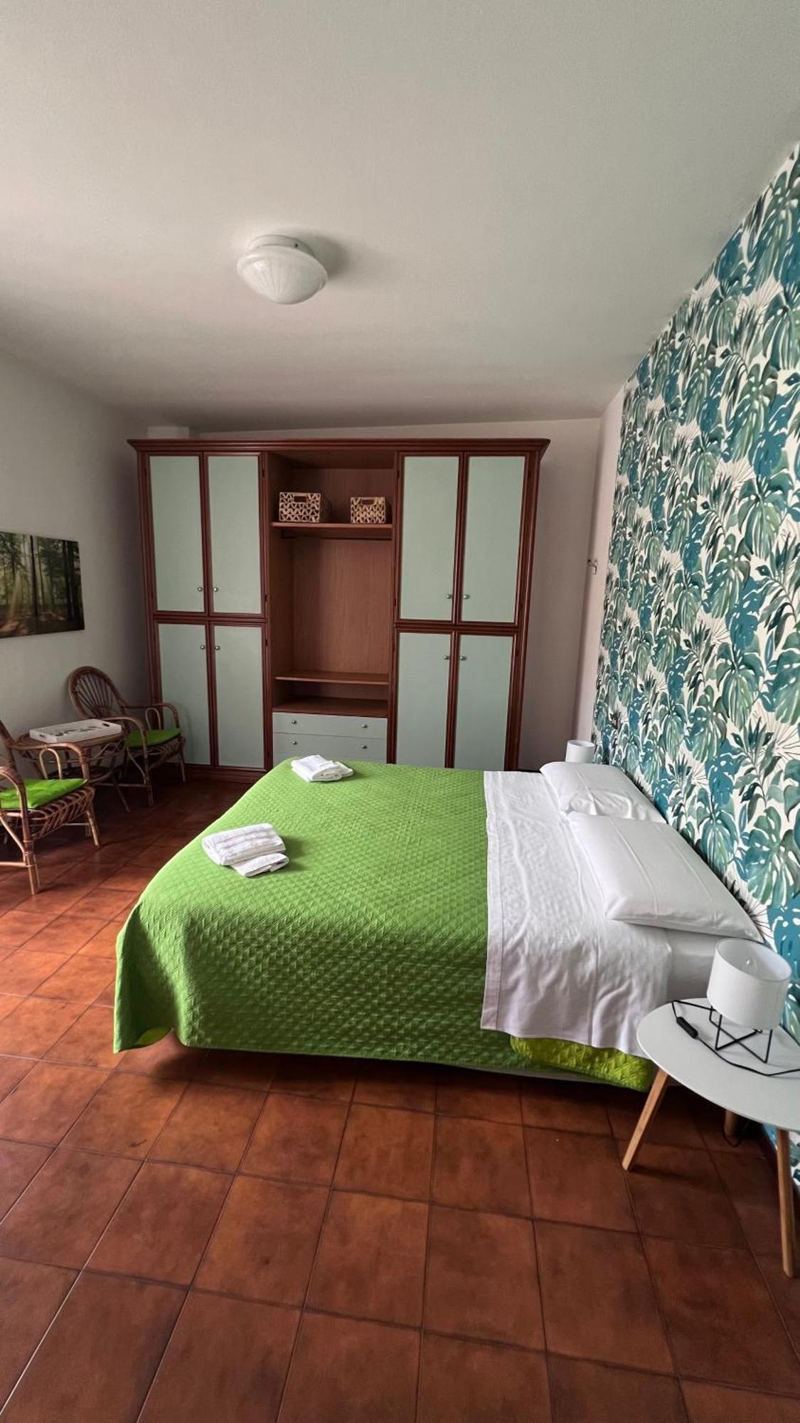 Casa Caterina 2 Storey House, With A Mountain View Toscolano Maderno Extérieur photo